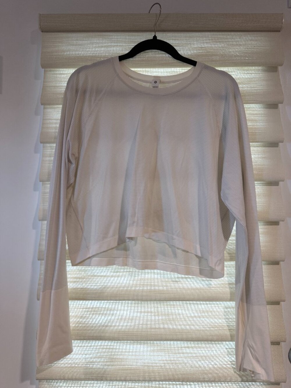 lululemon white long-sleeve crop (size 20)
